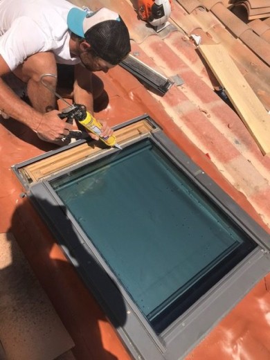 Couvreur Isolation Le Beausset pose de vélux